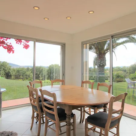 Le Domaine Des Vignes-spacieuse Villa/piscine Hyeres