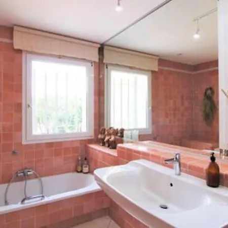 Villa Le Domaine Des Vignes-spacieuse Villa/piscine Hyeres